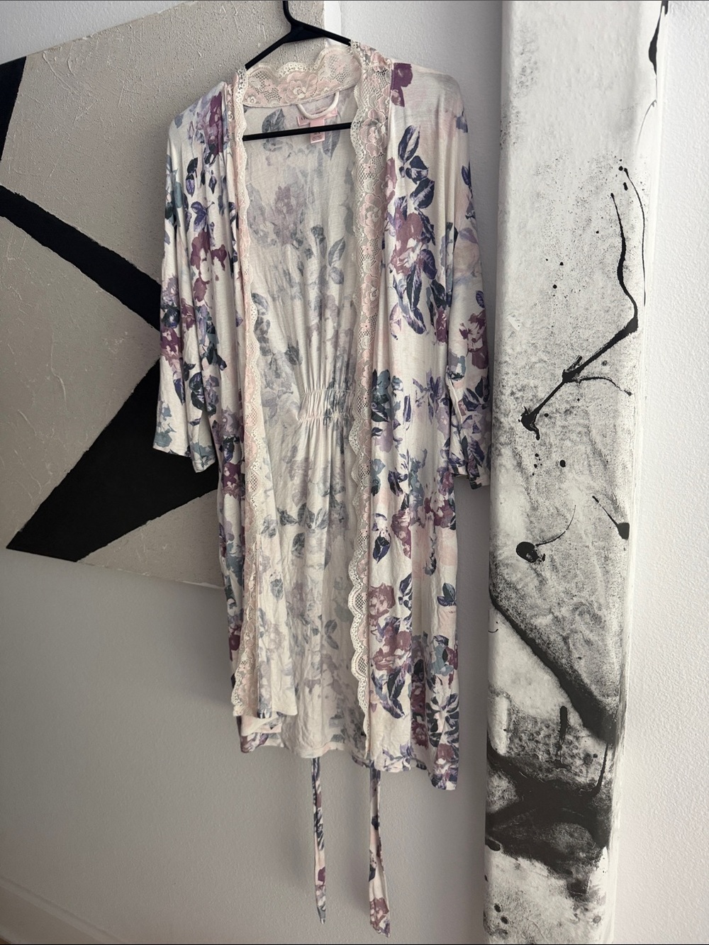 A Pea in the Pod Maternity Lace-Trim Floral Kimono in Cream & Lavender Medium